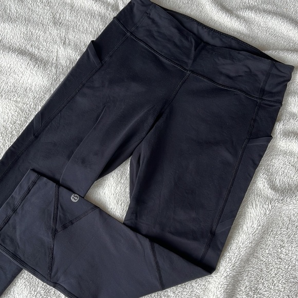 lululemon warrior pants 7/8 crop - Picture 3 of 5